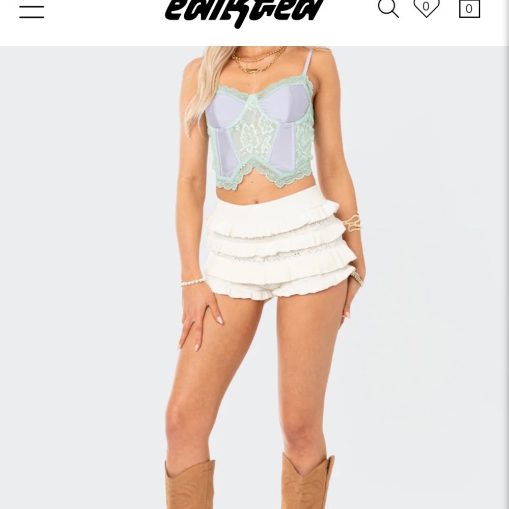 Edikted ruffle shorts